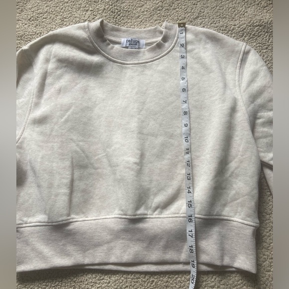 🌸 Refuge 🌸 cropped cream sweater - Picture 8 of 9
